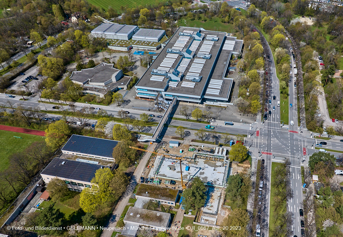 21.04.2023 - Luft- und Ebenenfotos vom Haus für Kinder in der Quiddestraße in Neuperlach